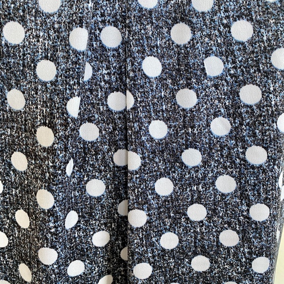 Nine West Sleeveless Top, M, EUC, Blue with White polka dots - Picture 2 of 8